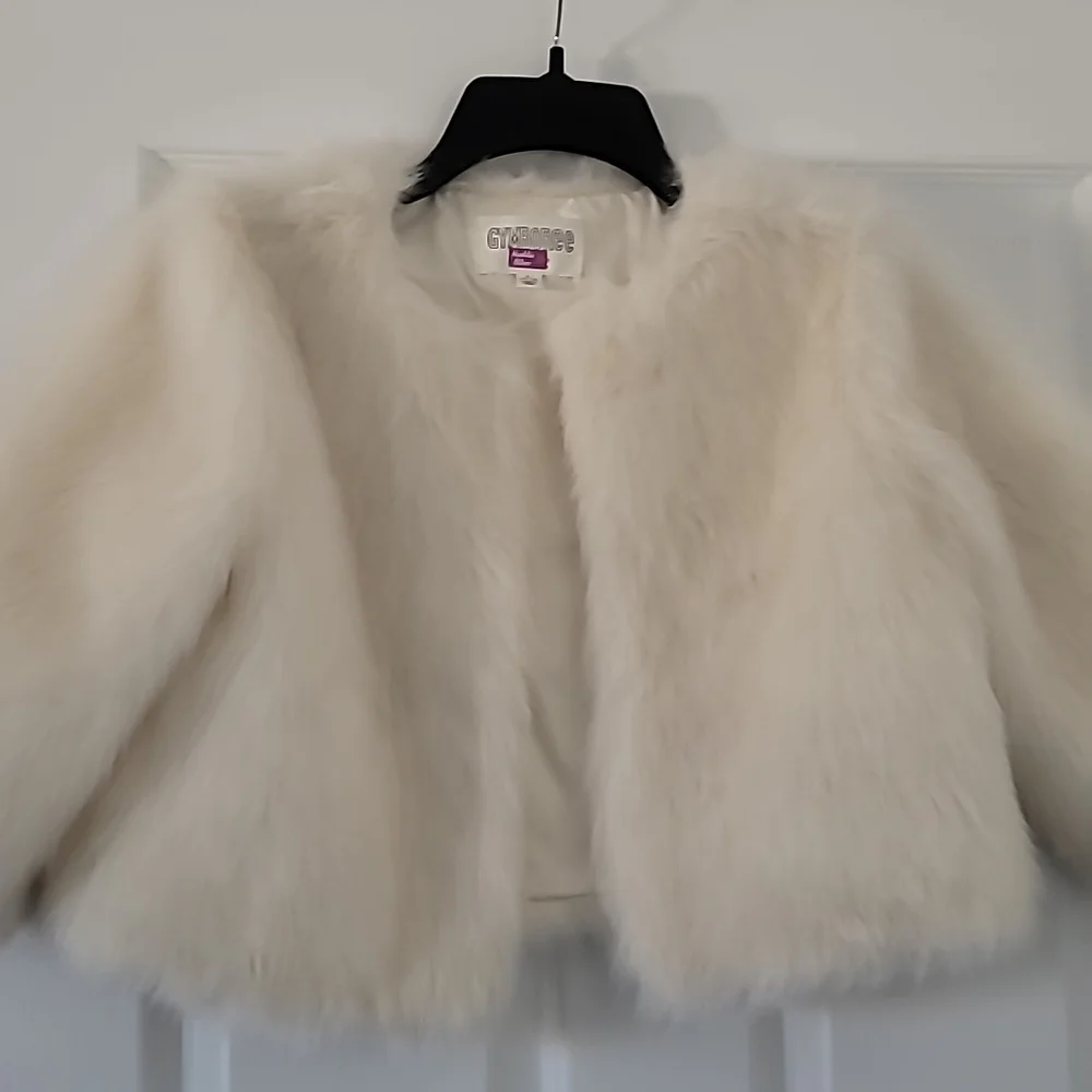 Faux fur coat - Picture 2 of 5